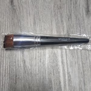 Younique make up brush